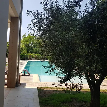 Paradiso Del Garda Belvedere Apartment *